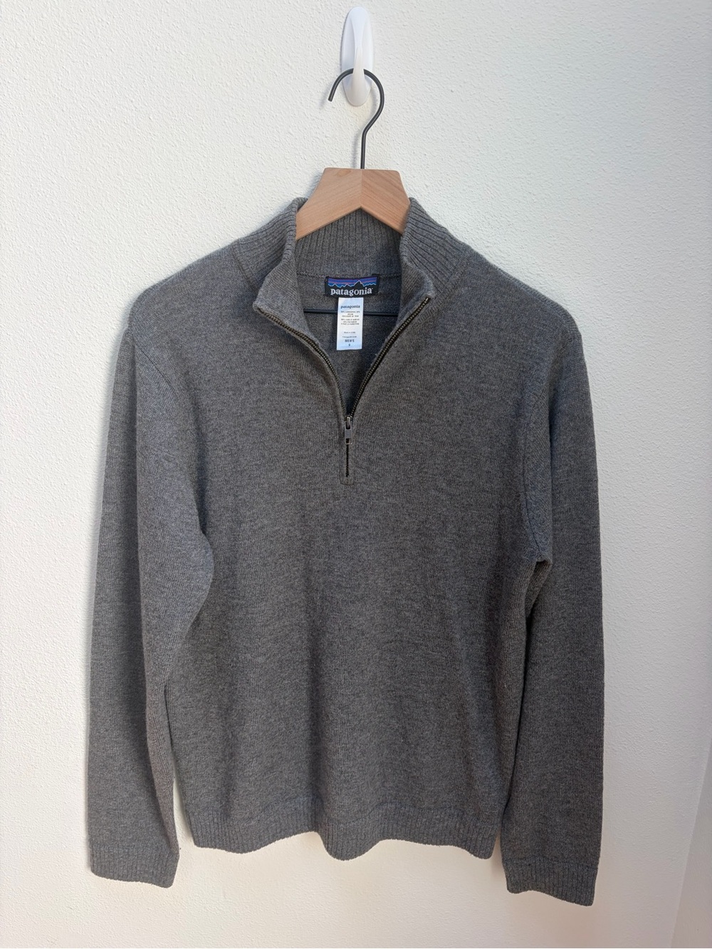 Patagonia Half Zip Sweater Long Sleeve Knit Top Outdoors Fall Gray Size Small